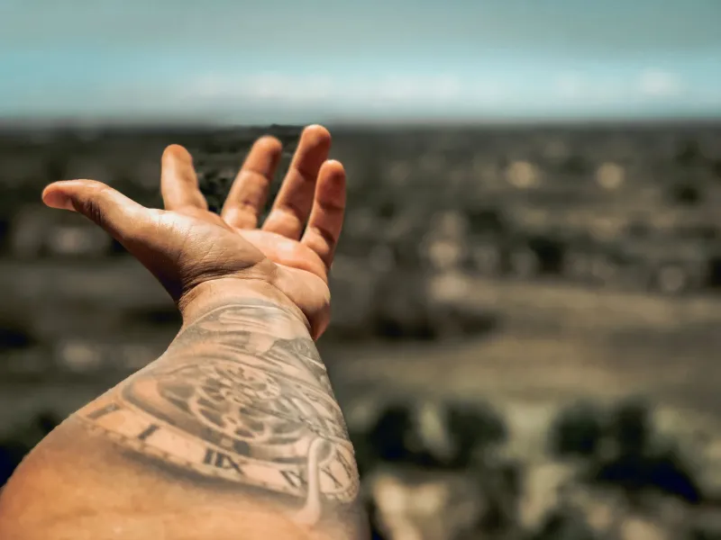 Seen or Kept: The Real Difference Between a Visible Tattoo and a Hidden One